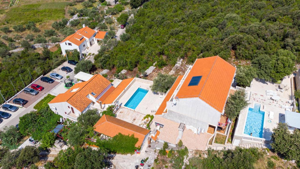 Villa Castello Zrnovo Zewnętrze zdjęcie