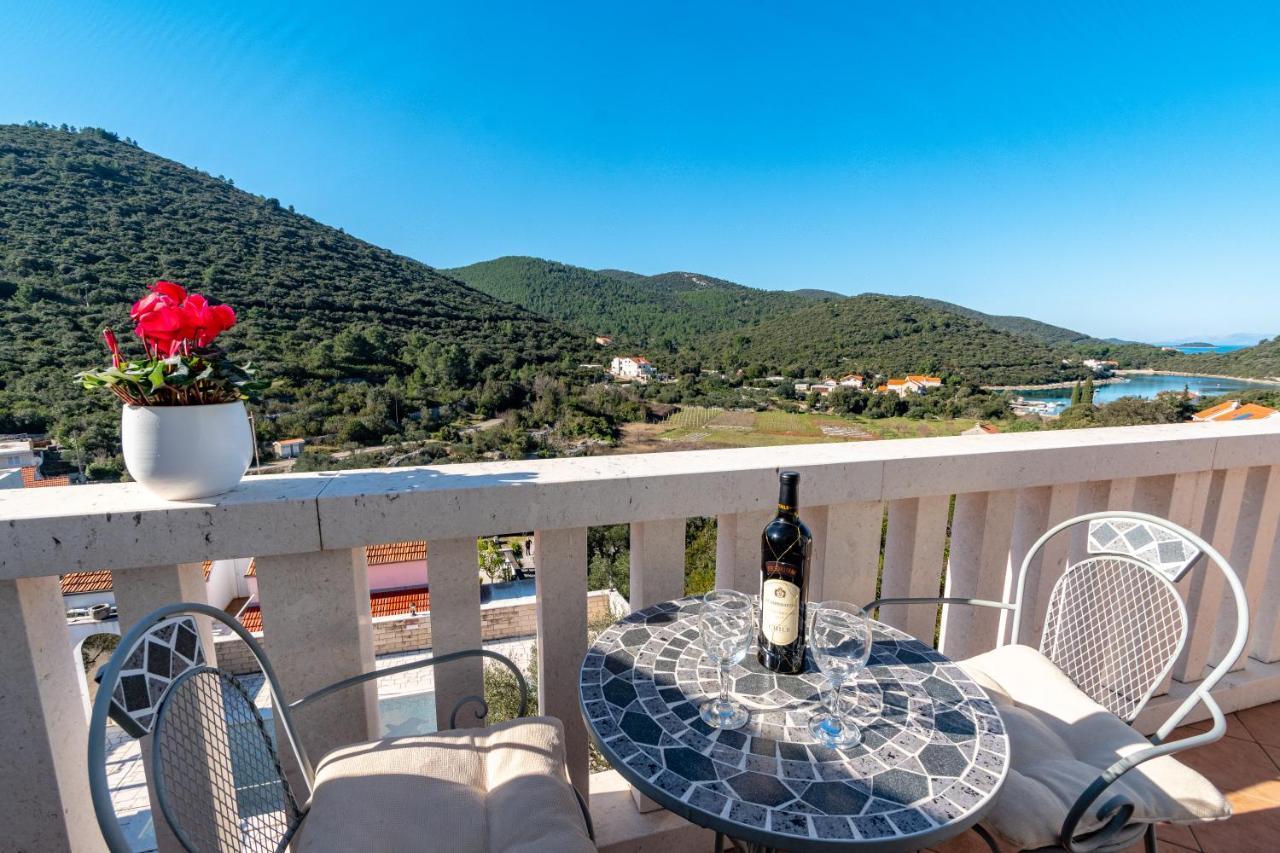 Villa Castello Zrnovo Zewnętrze zdjęcie